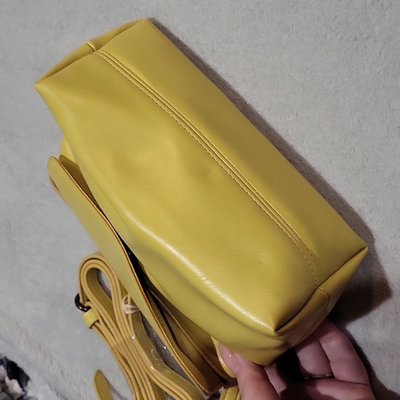Universal Thread Yellow Crossbody Bag - Picture 12 of 14